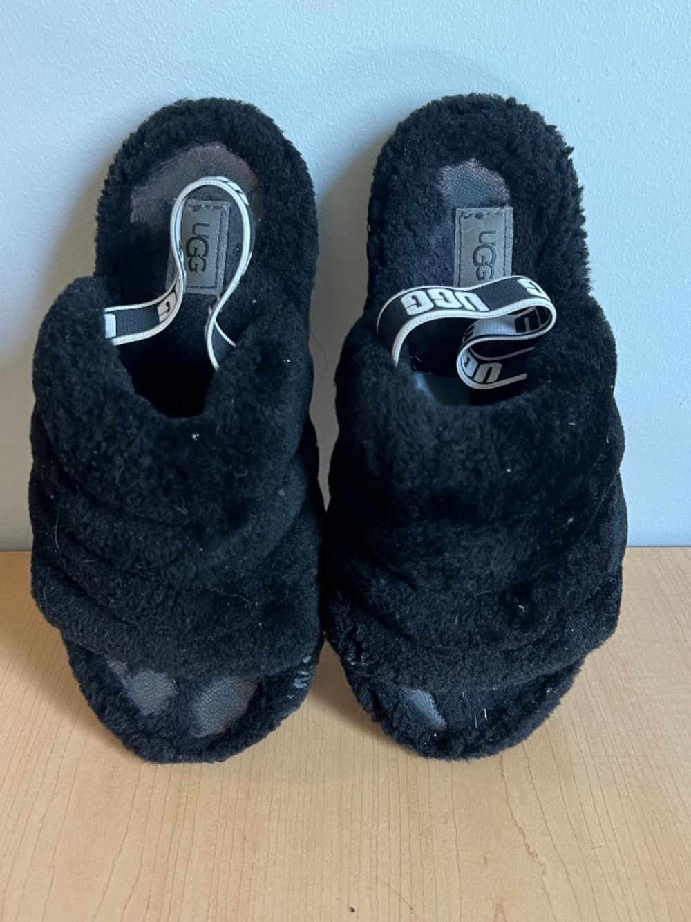 UGG Fluff Yeah Shearling Slides – Black (kids 4, women’s 6)